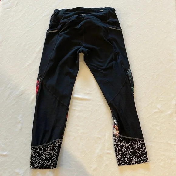 Athleta Black Orchid Relay 2.0 Capri 347890 Women’s Small Crop leggings pockets - Picture 5 of 6